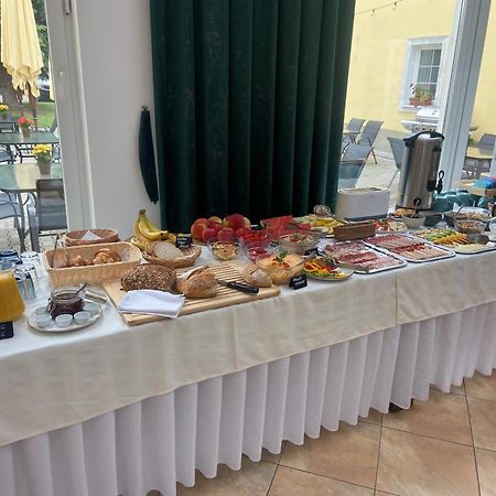 Klaudia'S Hotel & Restaurant At Golf Resort, Bac Samorin Εξωτερικό φωτογραφία