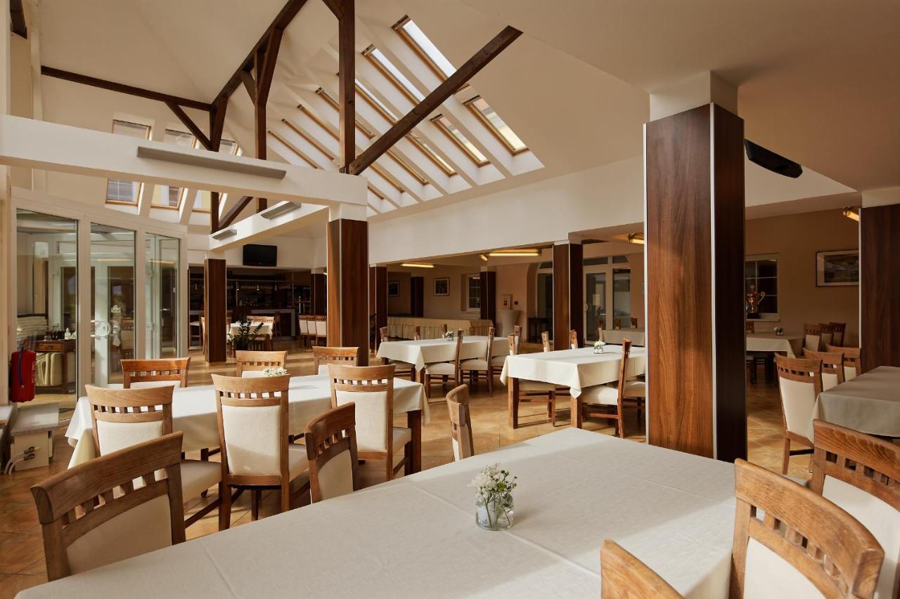 Klaudia'S Hotel & Restaurant At Golf Resort, Bac Samorin Εξωτερικό φωτογραφία