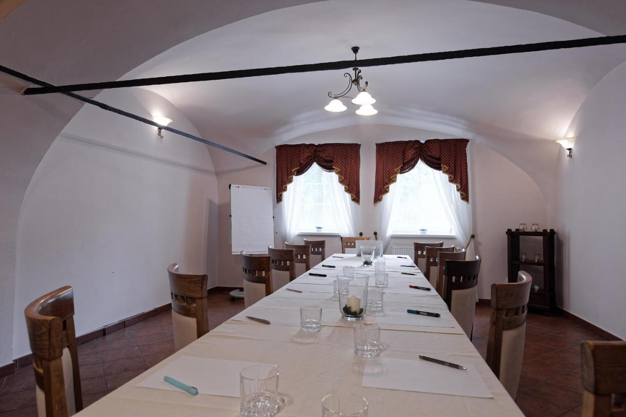 Klaudia'S Hotel & Restaurant At Golf Resort, Bac Samorin Εξωτερικό φωτογραφία