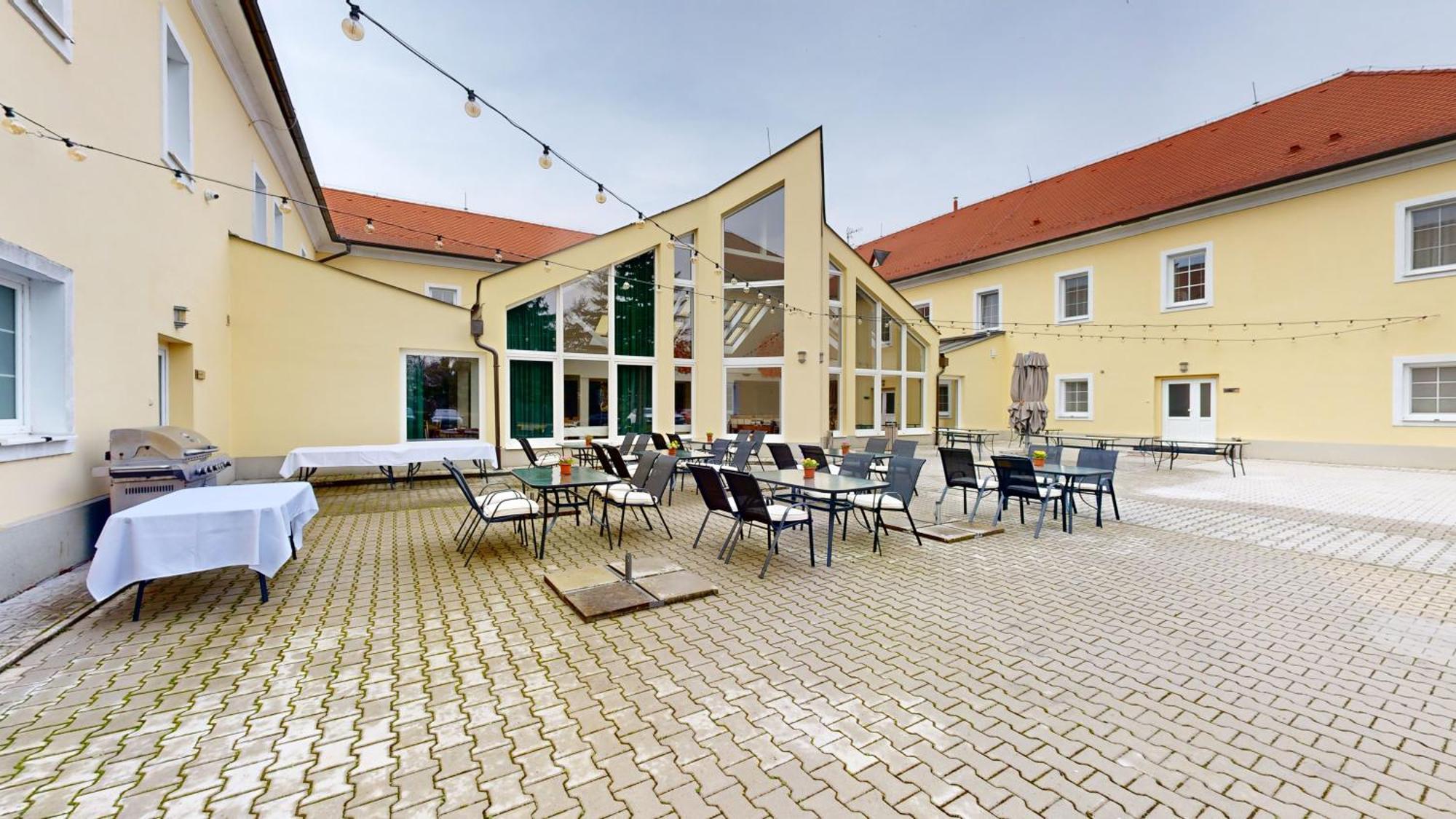 Klaudia'S Hotel & Restaurant At Golf Resort, Bac Samorin Εξωτερικό φωτογραφία