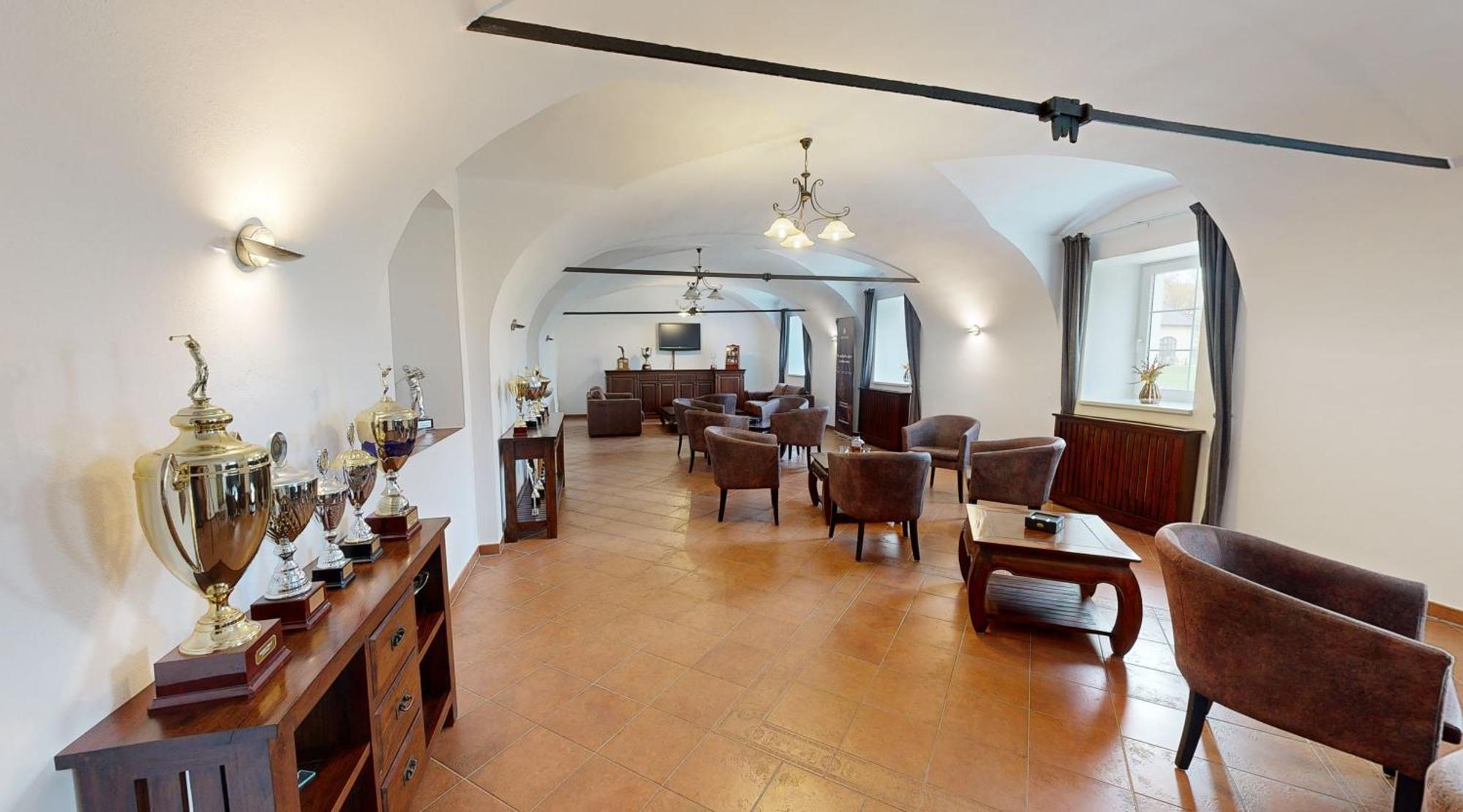 Klaudia'S Hotel & Restaurant At Golf Resort, Bac Samorin Εξωτερικό φωτογραφία