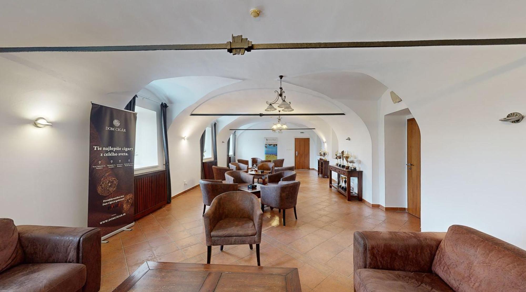 Klaudia'S Hotel & Restaurant At Golf Resort, Bac Samorin Εξωτερικό φωτογραφία