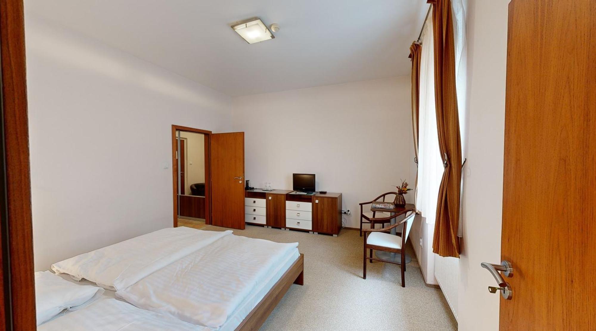 Klaudia'S Hotel & Restaurant At Golf Resort, Bac Samorin Εξωτερικό φωτογραφία