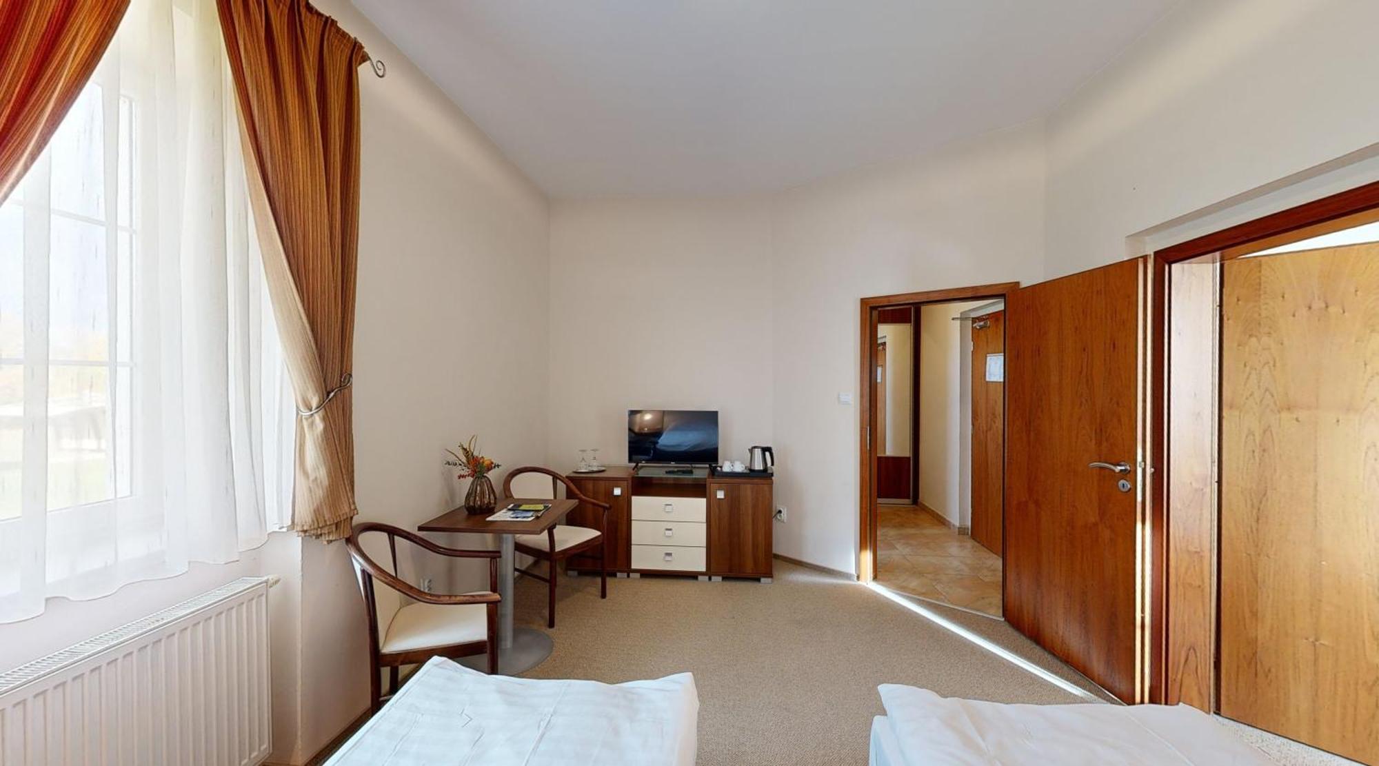 Klaudia'S Hotel & Restaurant At Golf Resort, Bac Samorin Εξωτερικό φωτογραφία