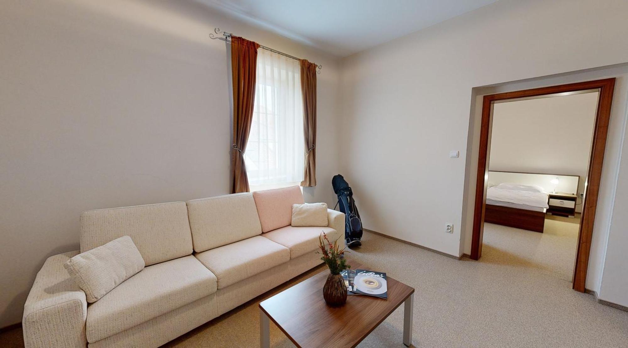Klaudia'S Hotel & Restaurant At Golf Resort, Bac Samorin Εξωτερικό φωτογραφία