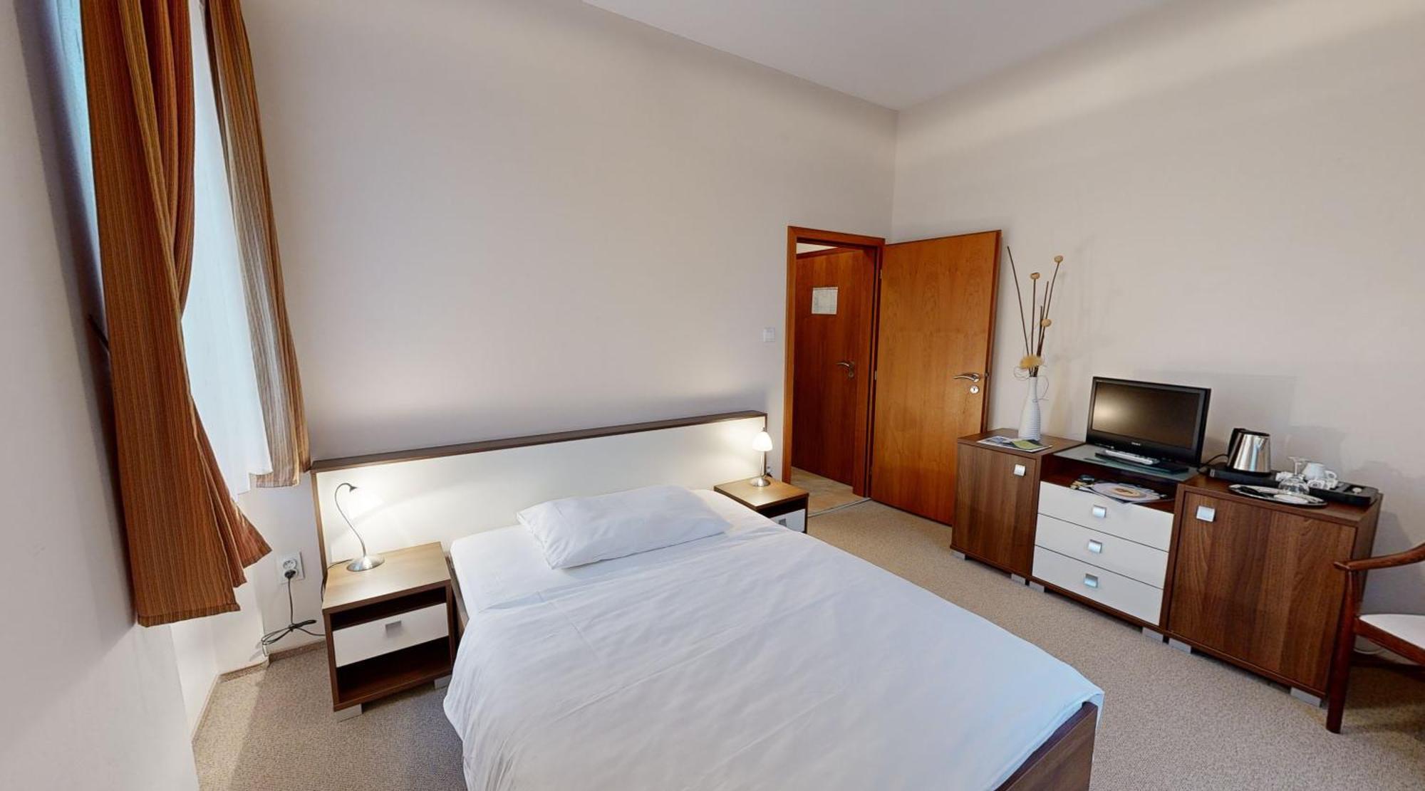 Klaudia'S Hotel & Restaurant At Golf Resort, Bac Samorin Εξωτερικό φωτογραφία